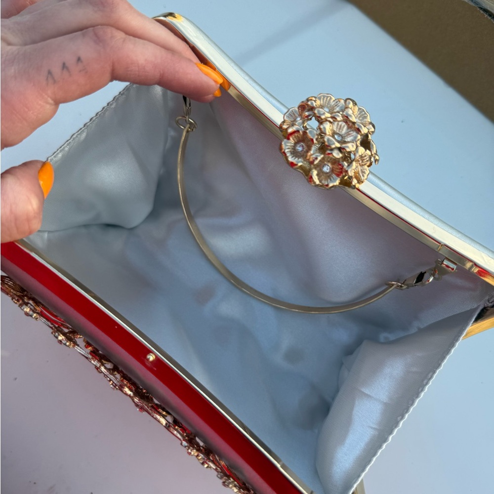 Gold Floral Jeweled purse with Clear Crystals - Picture 2 of 2